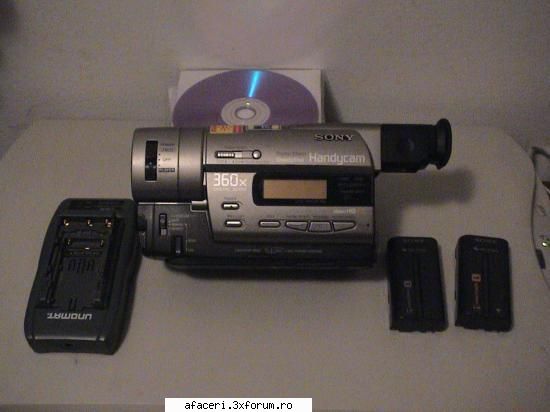 vand video camera sony ccd-tr913e stereo, made in zoom shot
video alb negru
fara display
2 baterii: