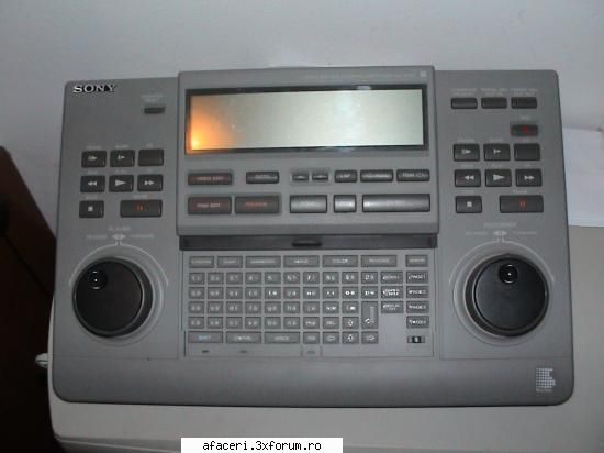 vind centralina de montaj video marca sony, model rm-e700 pal  made in japan cu tastiera pentru
