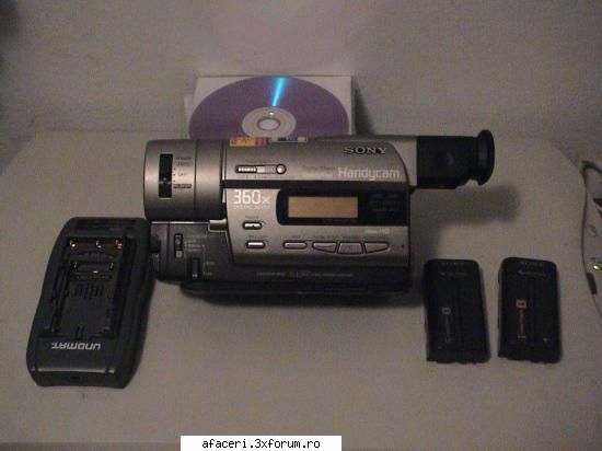 VAND VIDEO CAMERA SONY CCD-TR913E stereo - VAND VIDEO CAMERA SONY CCD-TR913E stereo, made in - Vanzari